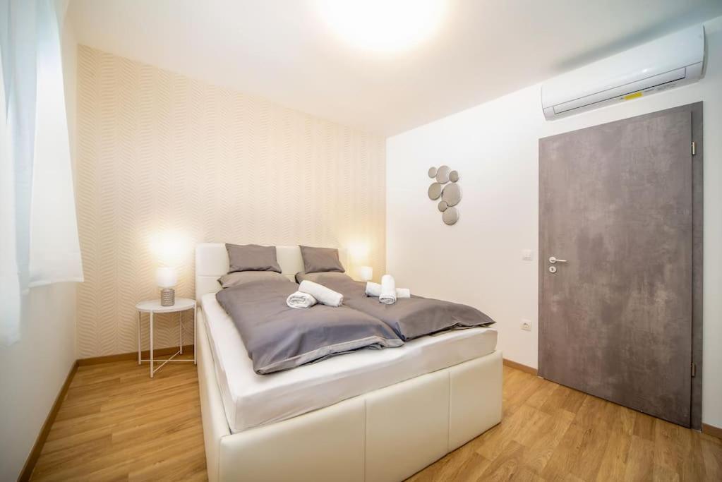 Grace Pine Apartment 1 Budapest Ngoại thất bức ảnh